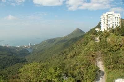 Vhledy z Peak Tower
... sm?r Lantau 
