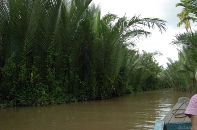 lodi?kou dl po ramenech Mekongu
